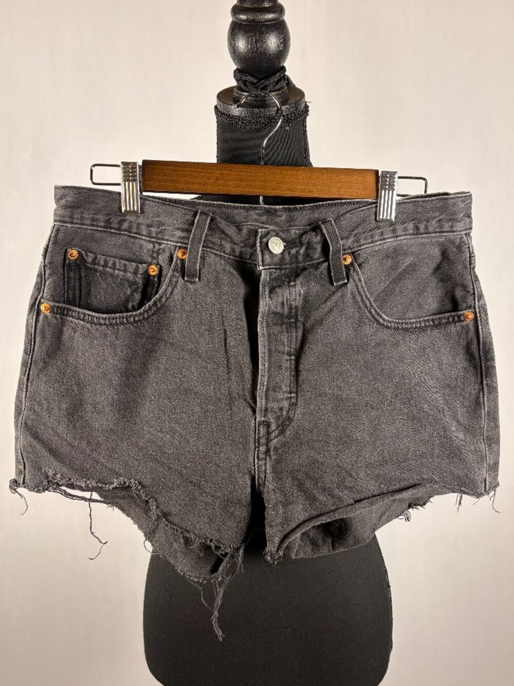 Levi’s 501 Cutoff Denim Shorts | Black/Gray Wash | Size W30